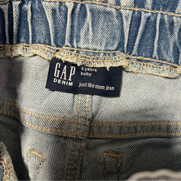 Gap Girls “Just Like Mom Jeans” Size 5 Stylish Kids Denim Jeans EUC Everyday - Picture 4 of 9